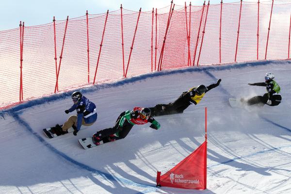 FIS Snowboard Cross Weltcup: Michela Moioli (ITA) und Pierre Vaultier (FRA) siegen bei Bilderbuchwetter am Feldberg